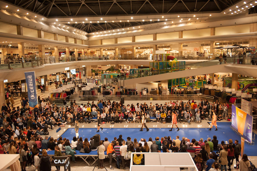 Gran éxito del 'fashion show' de los alumnos de moda de Cesine celebrado en El Corte Inglés