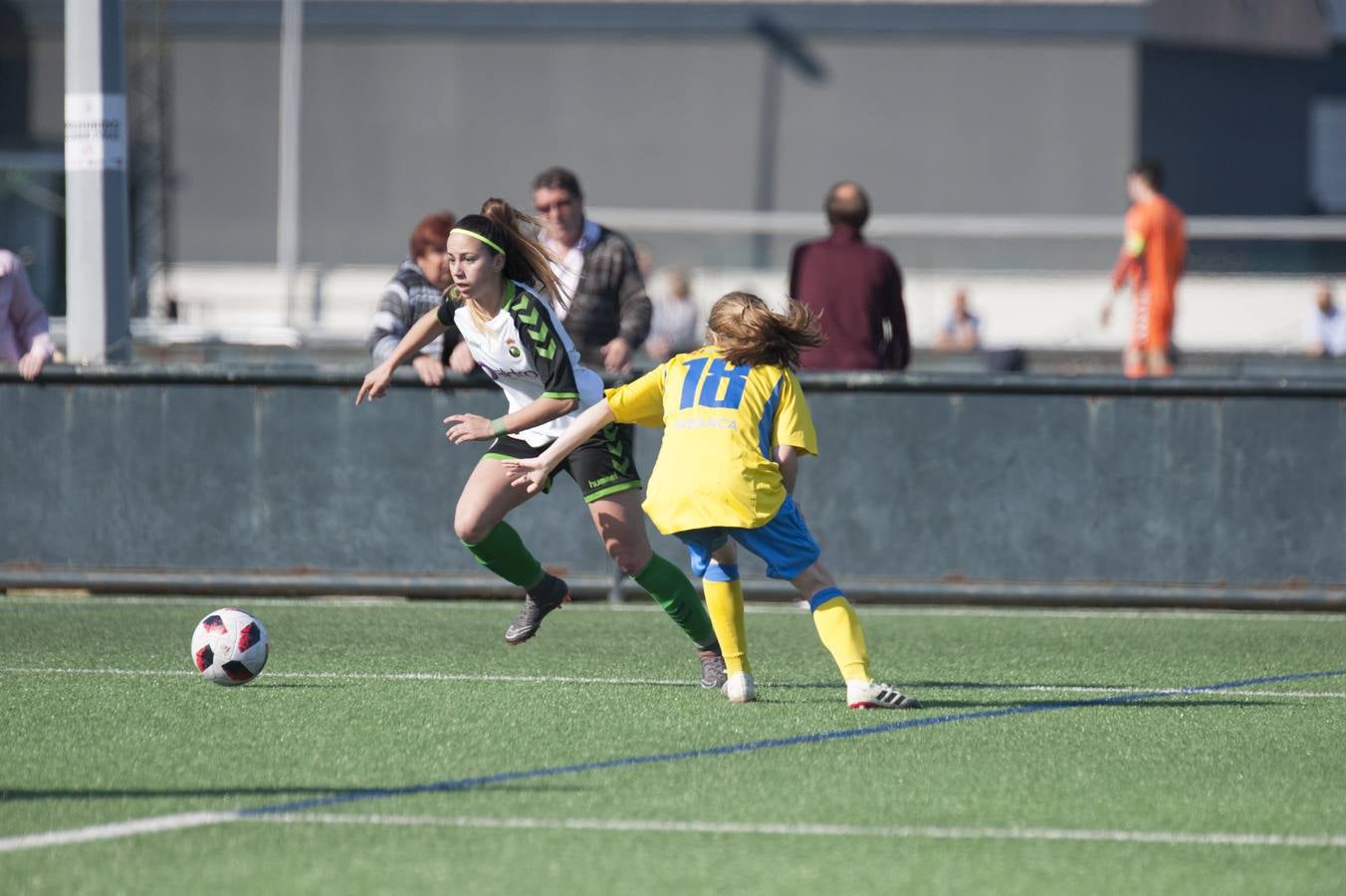 Fotos: Imágenes del partido Racing Féminas - Atlético Arousana