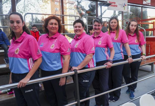 Carla Sainz, Adela Natividad, Magdalena Gutiérrez, Mabel Hernández, Virginia Abascal y Laura Sainz.