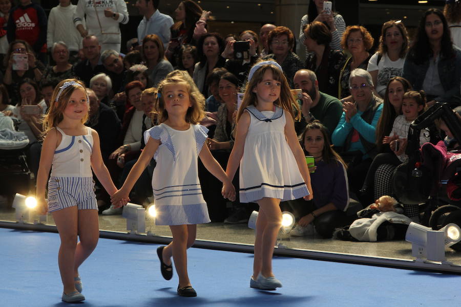 Pequeños de toda la región protagonizaron el desfile primavera-verano de El Corte Inglés