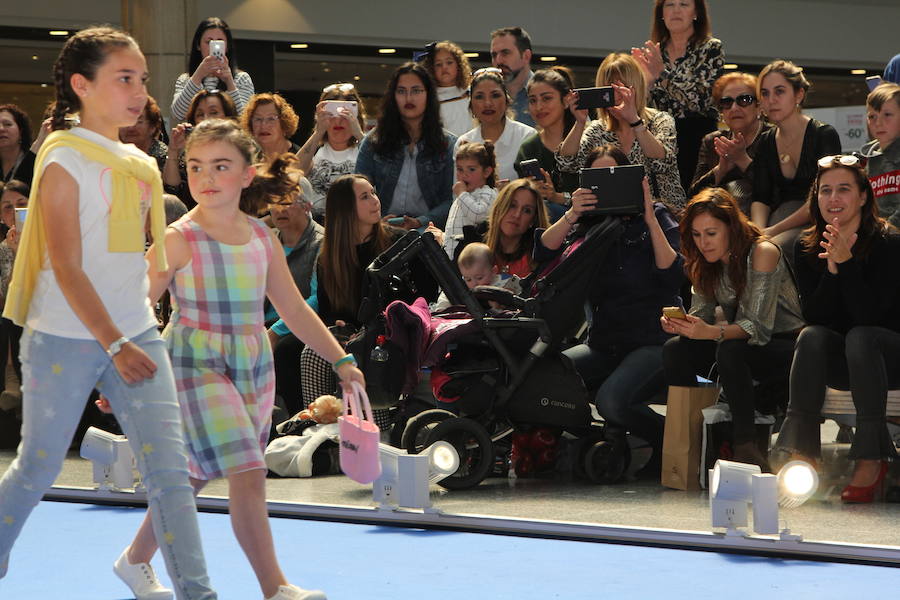 Pequeños de toda la región protagonizaron el desfile primavera-verano de El Corte Inglés