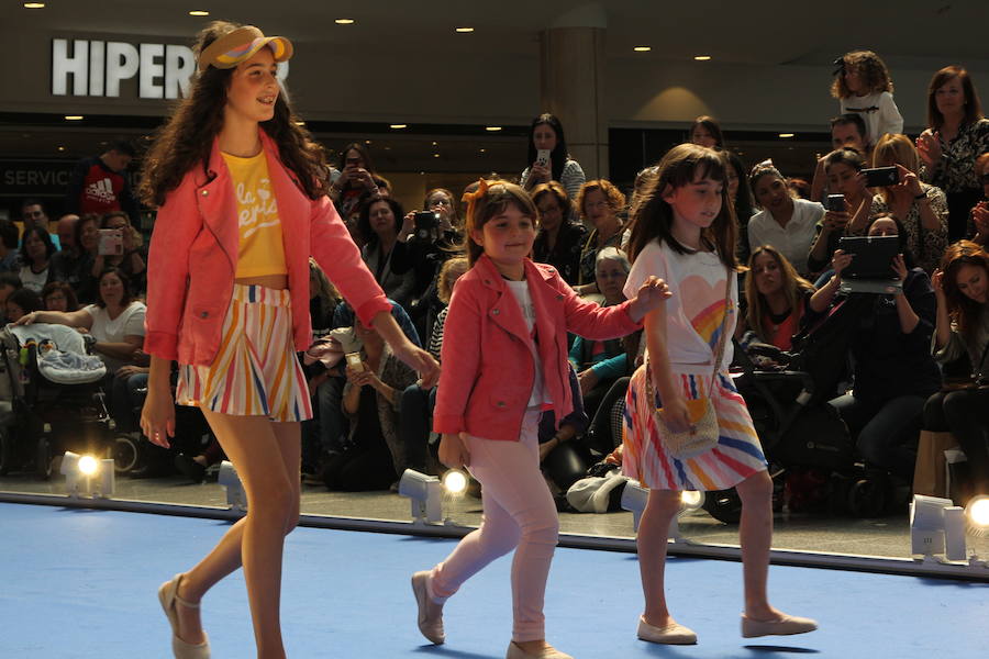 Pequeños de toda la región protagonizaron el desfile primavera-verano de El Corte Inglés