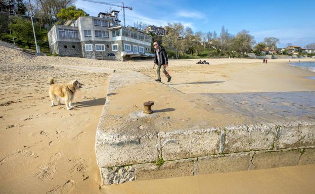 Playa de La Magdalena con falta de arena por los temporales