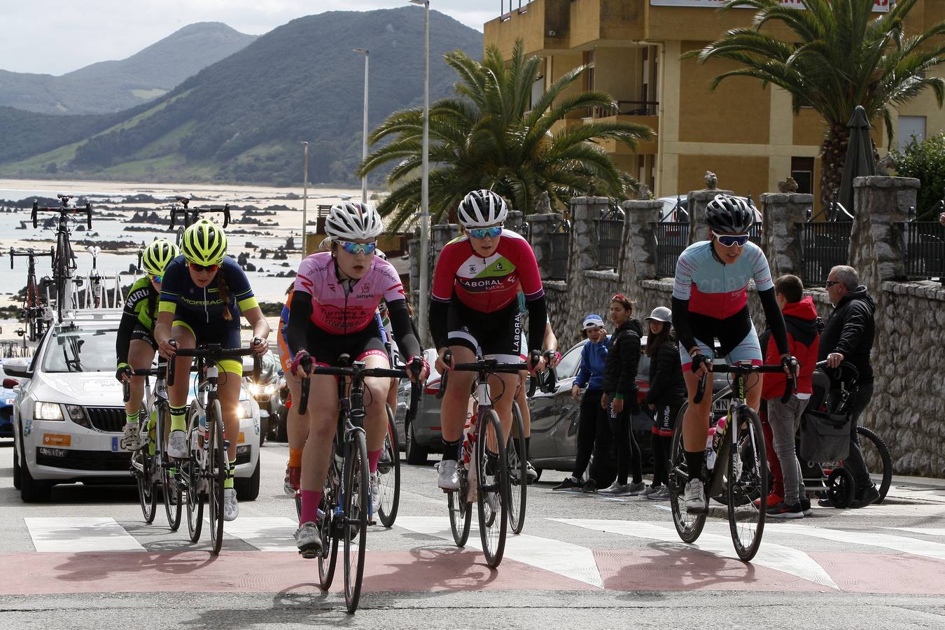 Fotos: María Martins gana el Trofeo Villa de Noja de ciclismo femenino