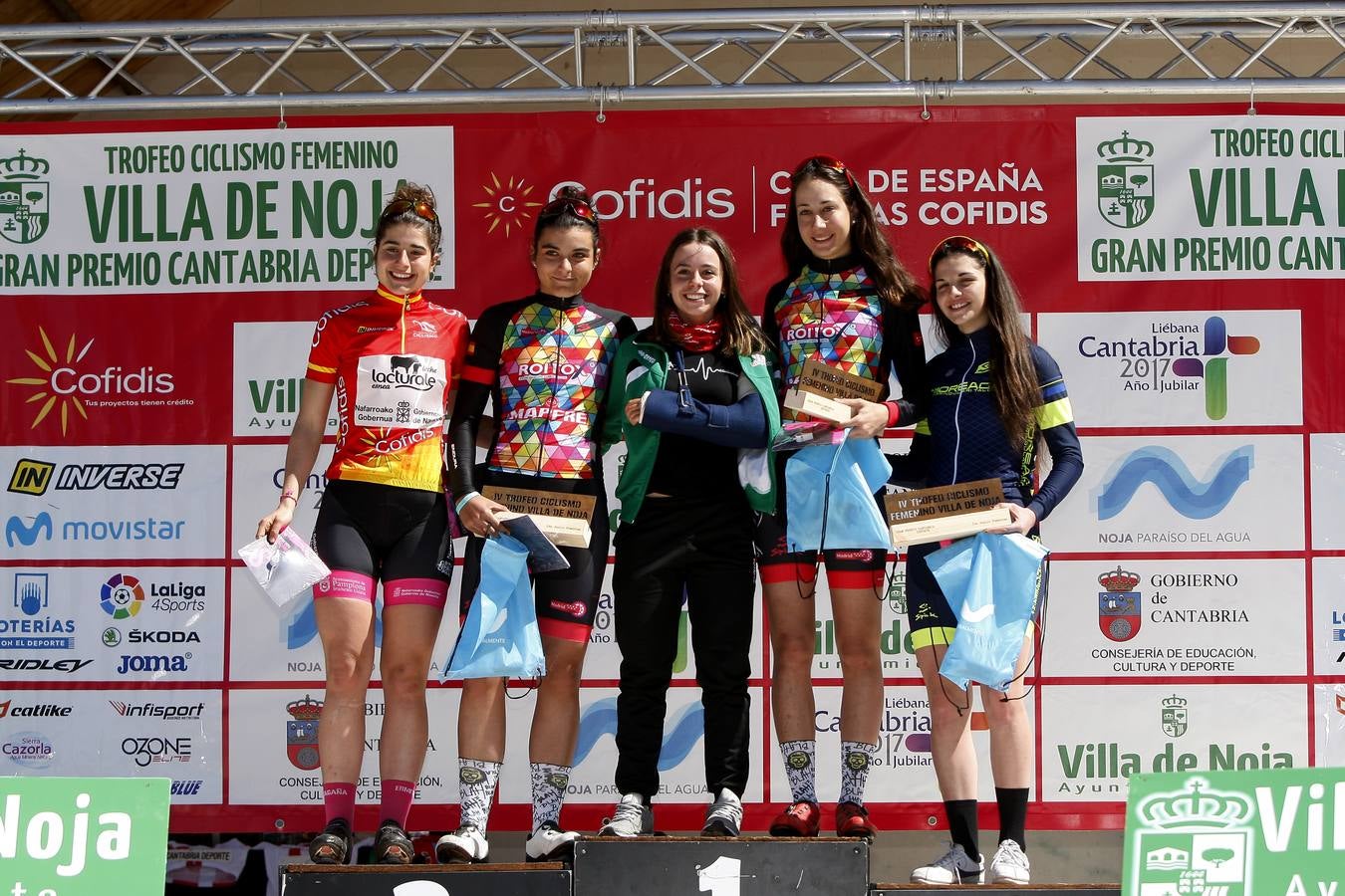 Fotos: María Martins gana el Trofeo Villa de Noja de ciclismo femenino