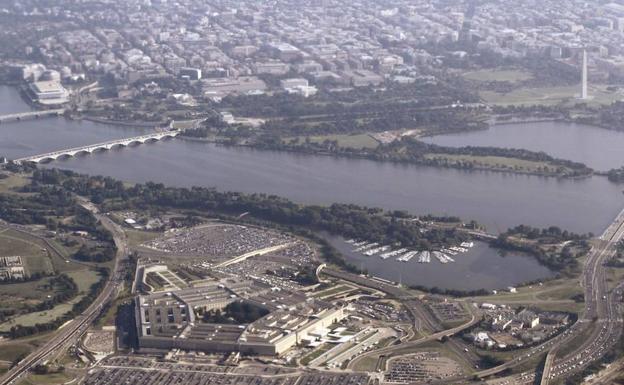 Vista áerea del edificio del Pentágono, Washington, sede del Departamento de Defensa de Estados Unidos, a orillas del río Potomac. 