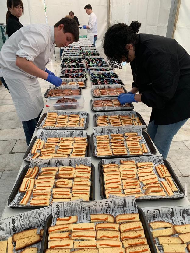 Los alumnos prepararon varias propuestas basadas en la anchoa. 