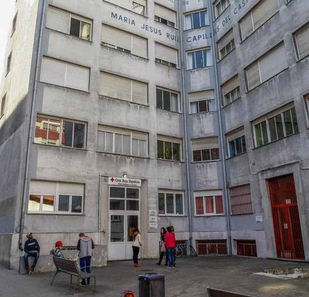 El antiguo hospital, ahora centro de extranjeros, fue inaugurado en 1974. 