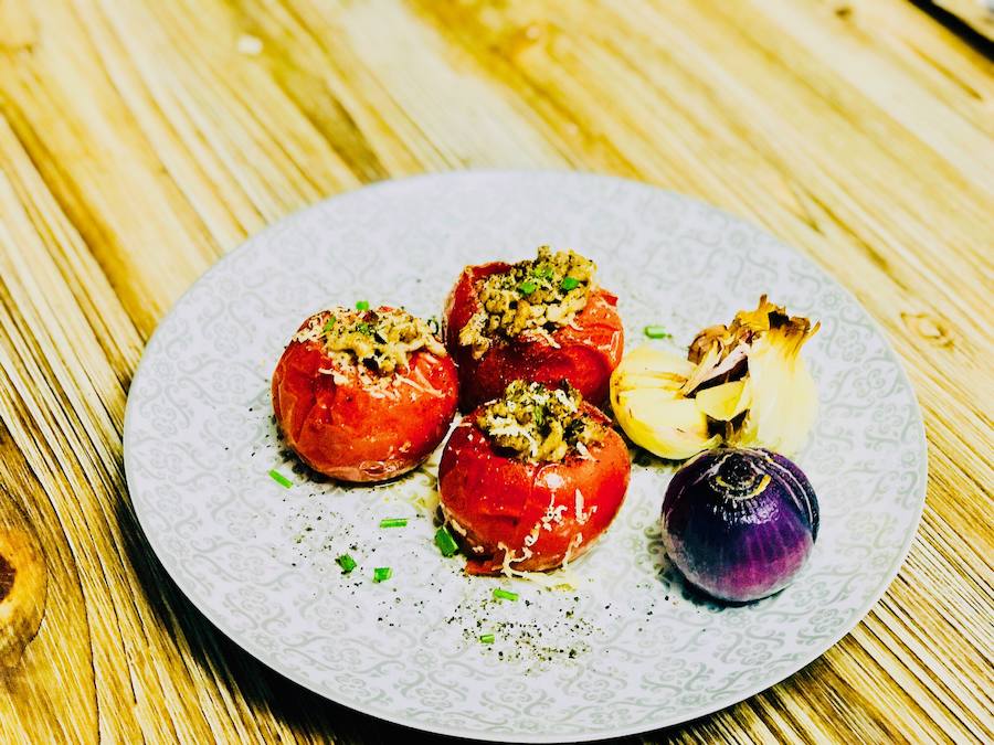 ¡Los tomatitos rellenos, listos para degustar!