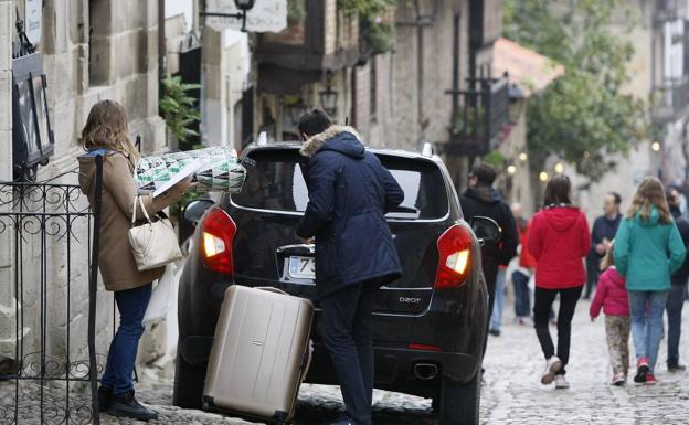 Imagen de archivo de turistas en Cantabria 