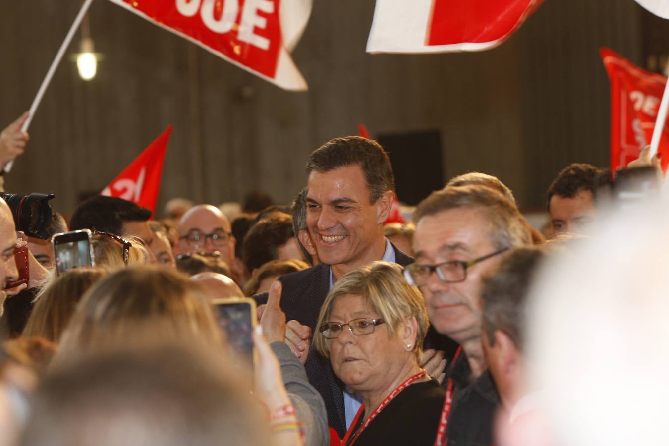 Fotos: Pedro Sánchez hace campaña en Cantabria