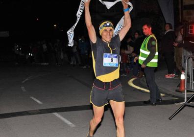 Imagen secundaria 1 - Ismail Razga y Natalia Gómez brillan en el trail nocturno de Cicero