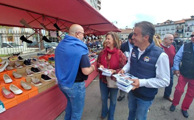 Empleo, infraestructuras, Valdecilla y pensiones, ejes del final de campaña del PP cántabro