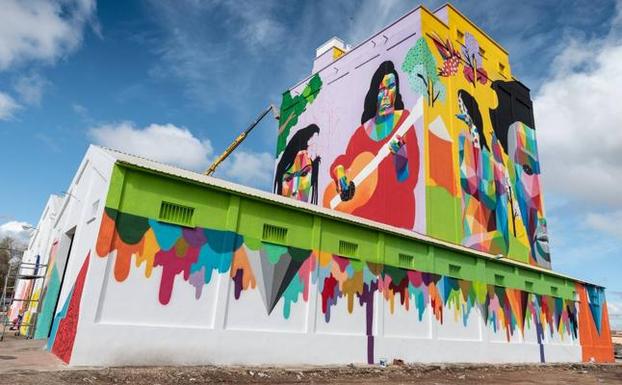 Okuda edifica el museo más titánico