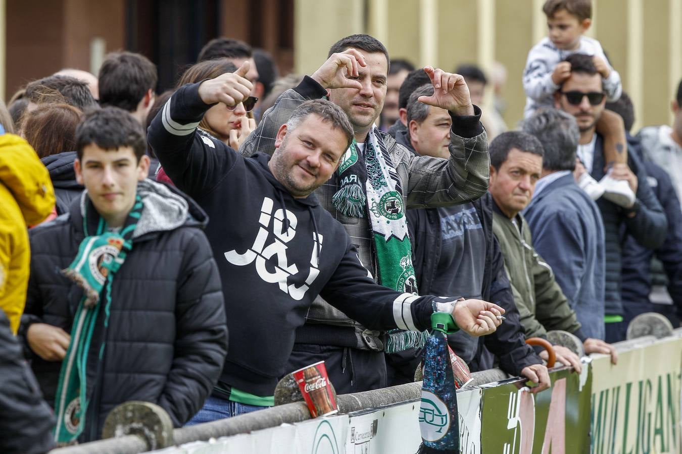 El Racing estropeó un gran partido en el último minuto y tuvo que esperar para ser campeón