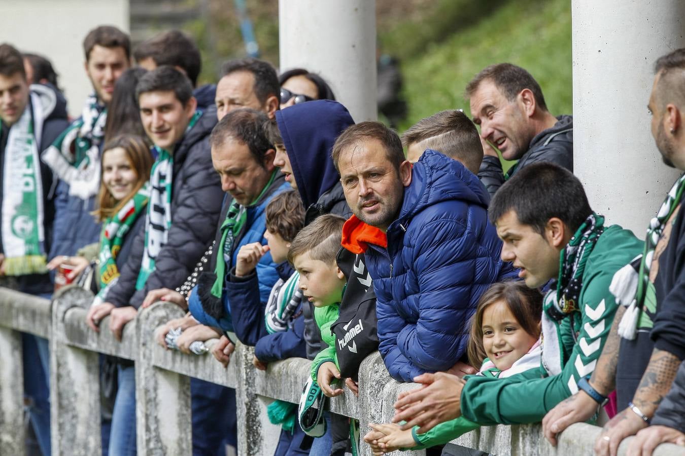 El Racing estropeó un gran partido en el último minuto y tuvo que esperar para ser campeón