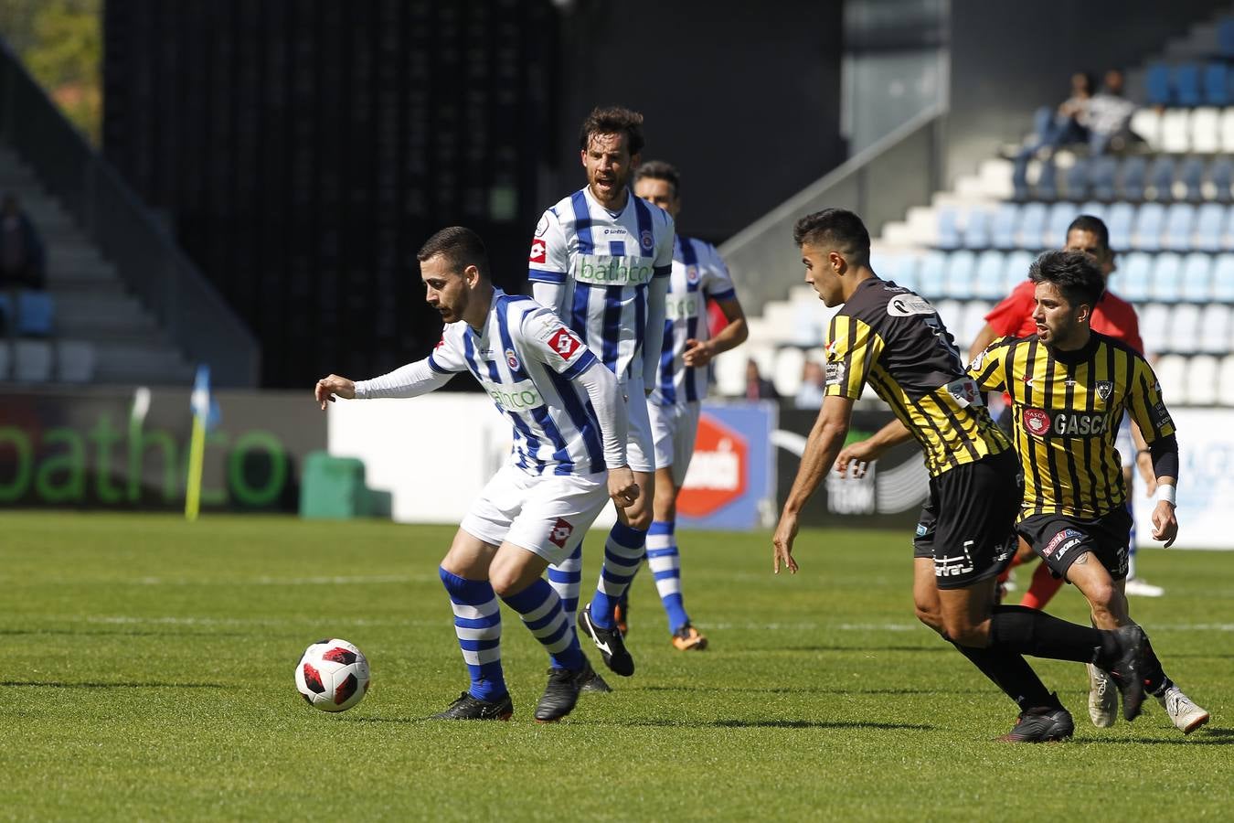 La Gimnástica se queda a las puertas de Tercera tras regalar la mitad del triunfo al Barakaldo