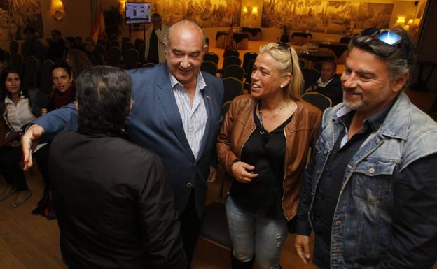 Emilio del Valle, esta noche, en el hotel Sardinero, con los simpatizantes y militantes de Vox. 