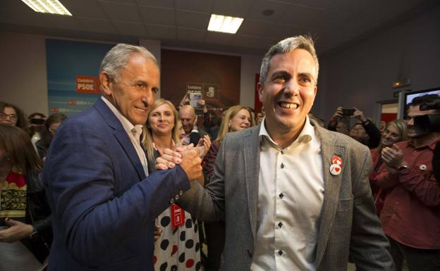 El número uno al Congreso, Luis Clemente, y el candidato a la presidencia en Cantabria, Pablo Zuloaga.