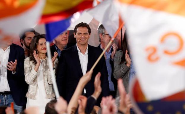 Albert Rivera, líder de Ciudadanos, junto a sus fieles colaboradores. 