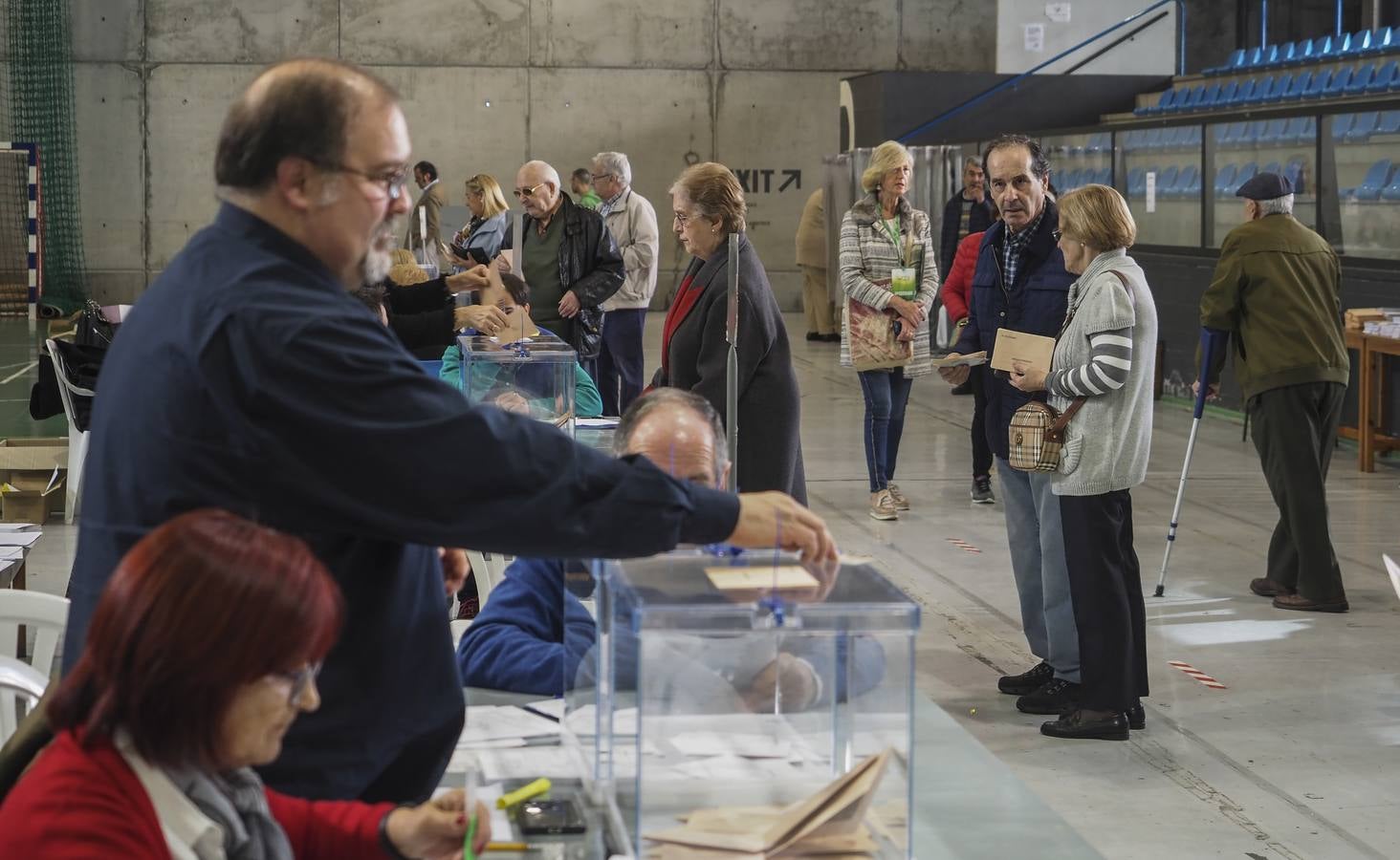 Así están siendo las votaciones en los diferentes colegios de Cantabria.