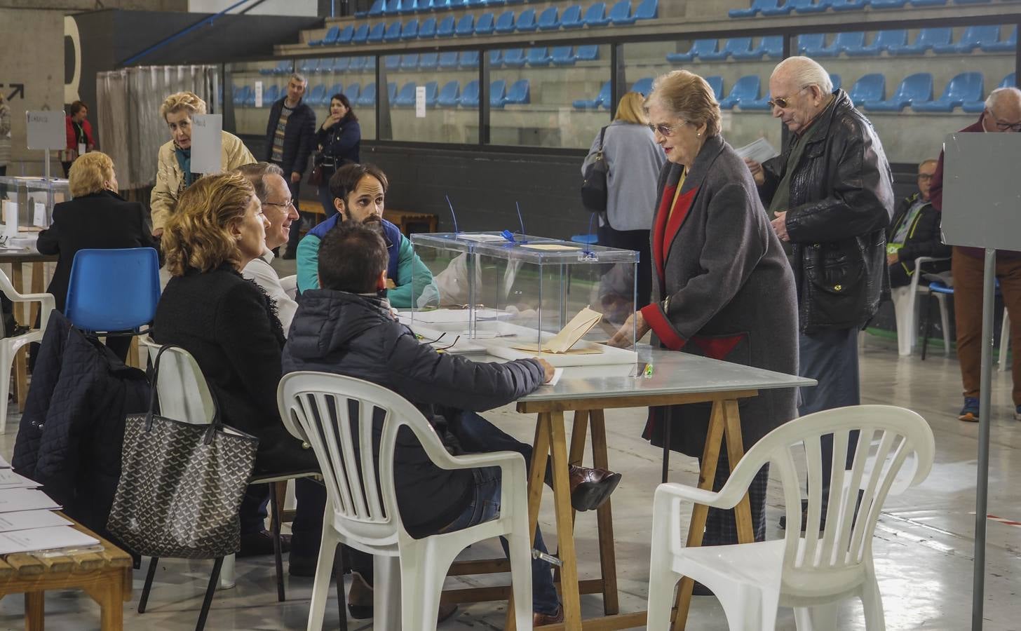 Así están siendo las votaciones en los diferentes colegios de Cantabria.