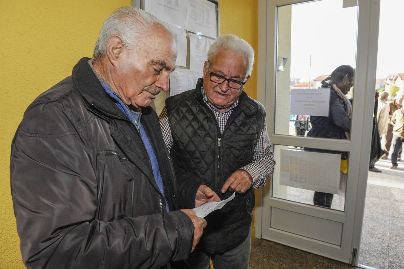 Así están siendo las votaciones en los diferentes colegios de Cantabria.