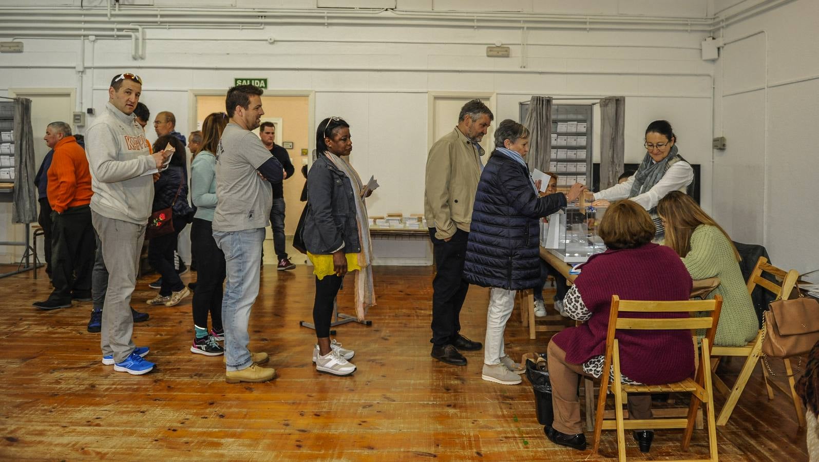 Así están siendo las votaciones en los diferentes colegios de Cantabria.