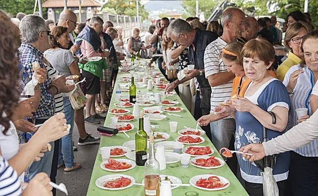 El Astillero reparte el sábado 5.000 plantas de tomate entre los vecinos