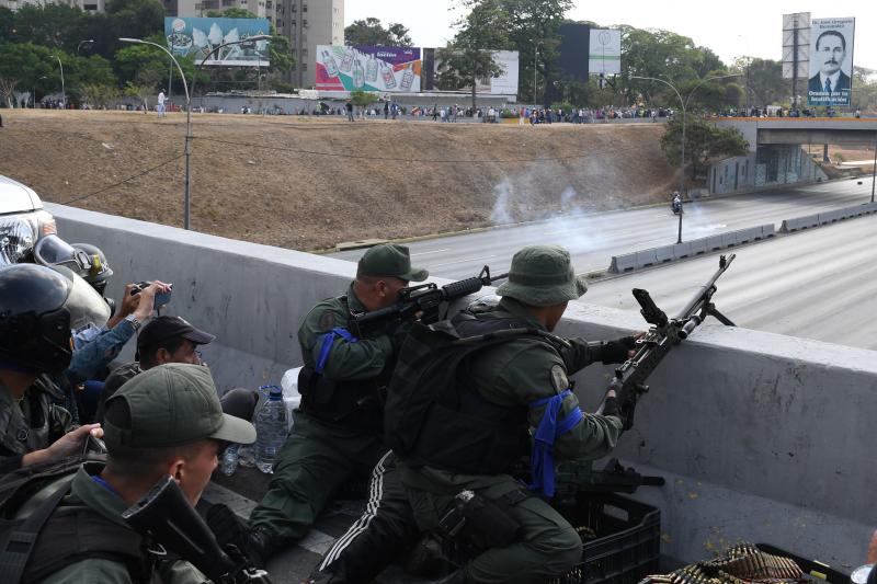 Los opositores Guaidó y Leopoldo López lideran el golpe contra Maduro 