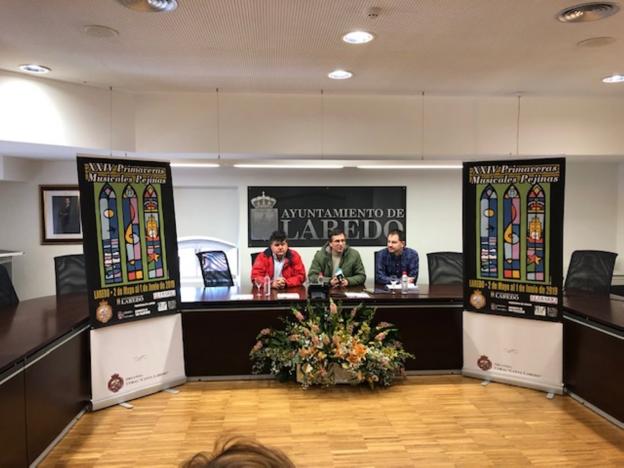 Un momento de la presentación del programa en el Ayuntamiento pejino. 
