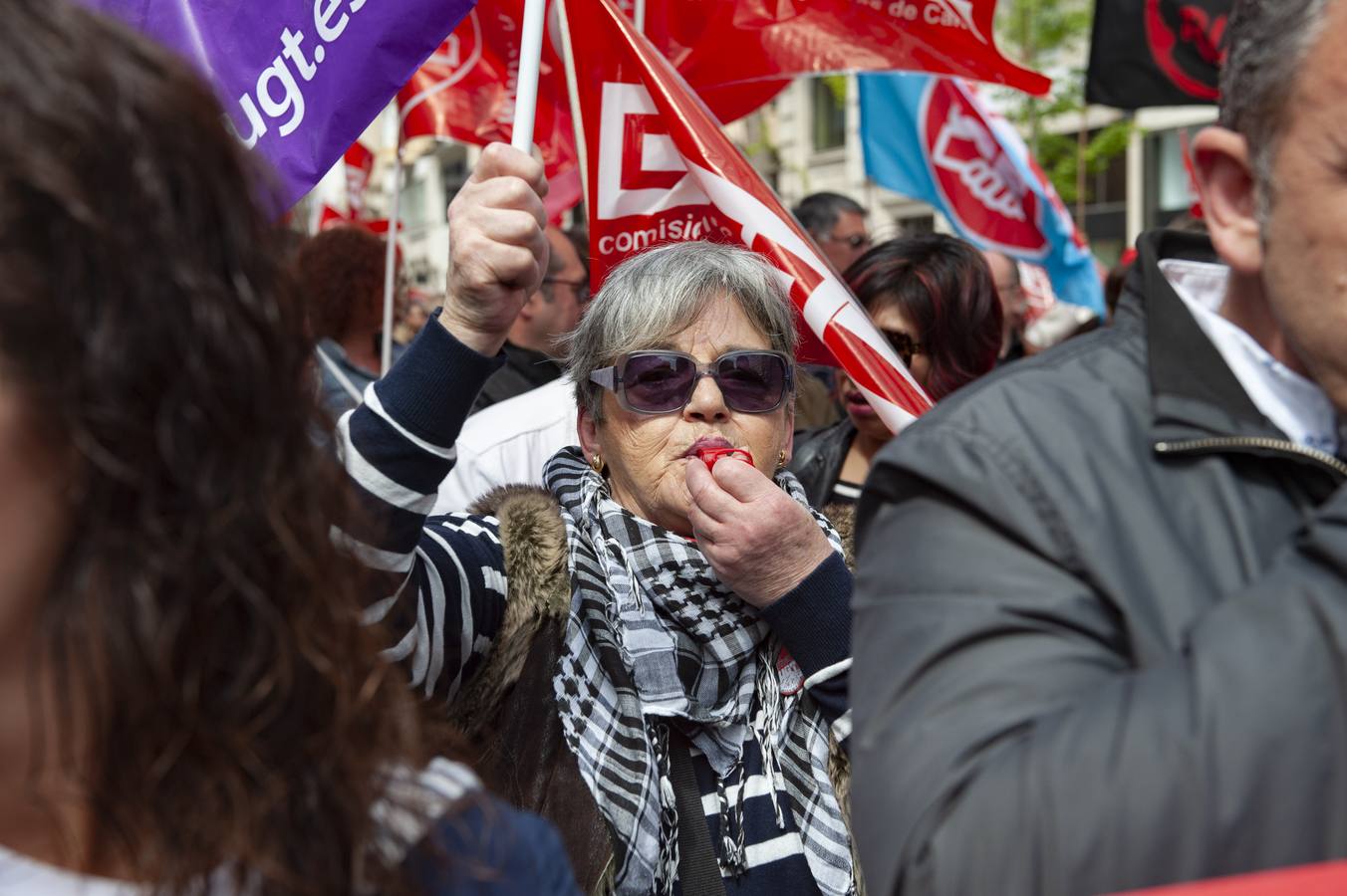 La Unión Sindical Obrera (USO) ha reunido alrededor de 3.000 personas en una manifestación que se ha celebrada en Santander, bajo el lema «se acabó el juego».