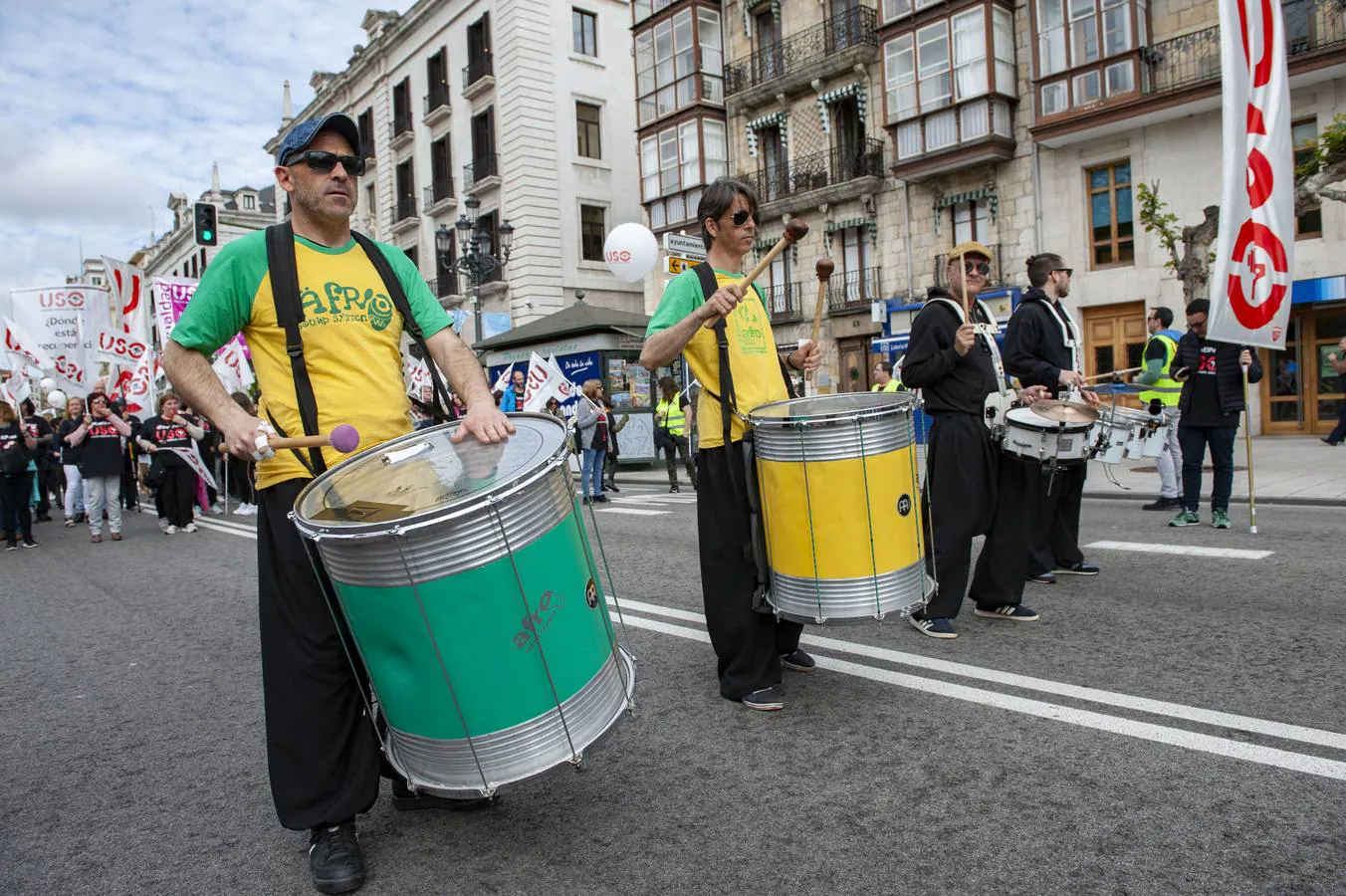 La Unión Sindical Obrera (USO) ha reunido alrededor de 3.000 personas en una manifestación que se ha celebrada en Santander, bajo el lema «se acabó el juego».