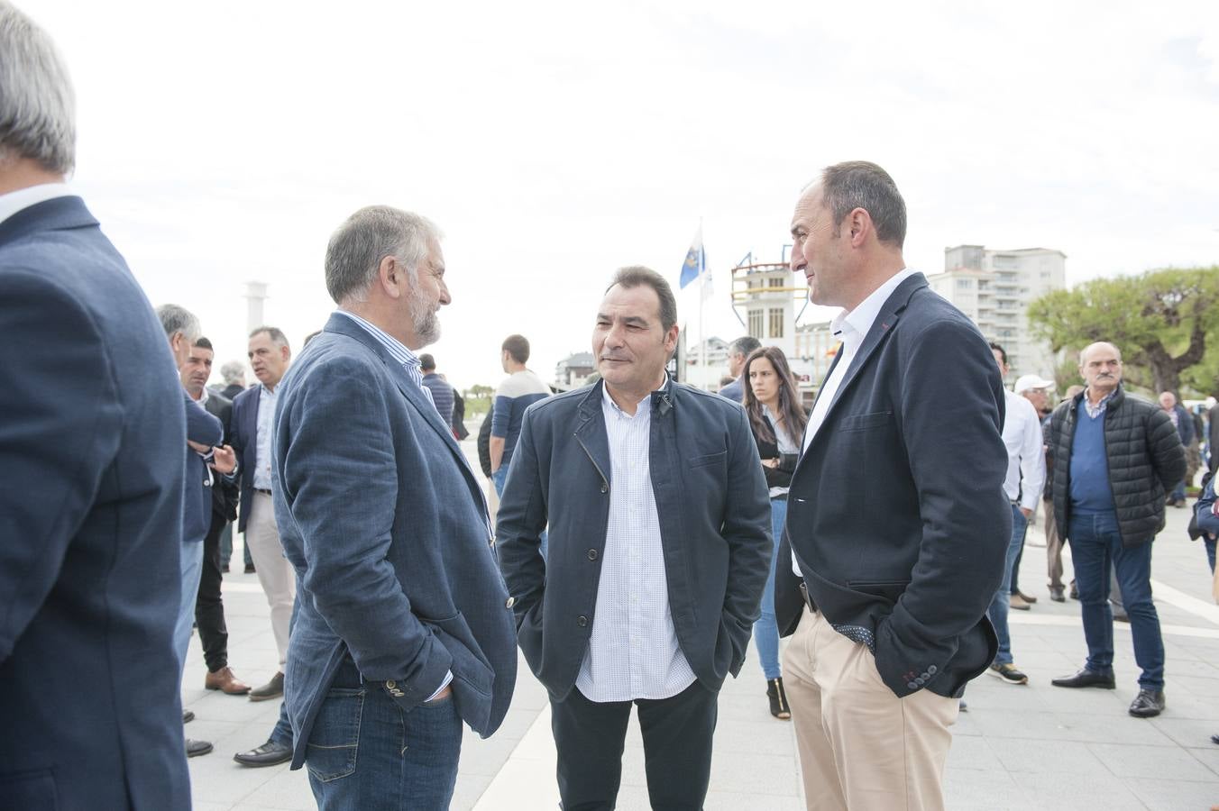 María José Sáenz de Buruaha ha dirigido la presentación de los candidatos populares a las alcaldías de todos municipios de Cantabria que ha tenido lugar este miércoles, 1 de mayo, en la terraza de la primera playa del Sardinero en Santander