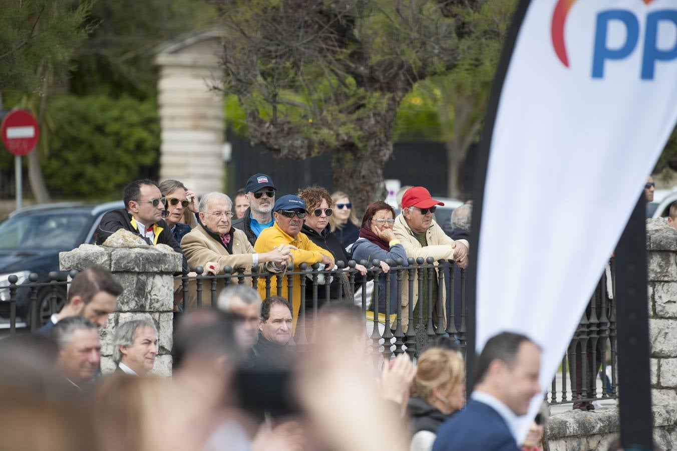 María José Sáenz de Buruaha ha dirigido la presentación de los candidatos populares a las alcaldías de todos municipios de Cantabria que ha tenido lugar este miércoles, 1 de mayo, en la terraza de la primera playa del Sardinero en Santander