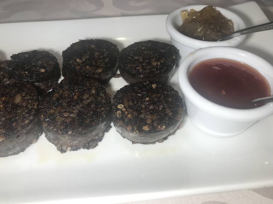 Morcilla pasiega con mermelada. 
