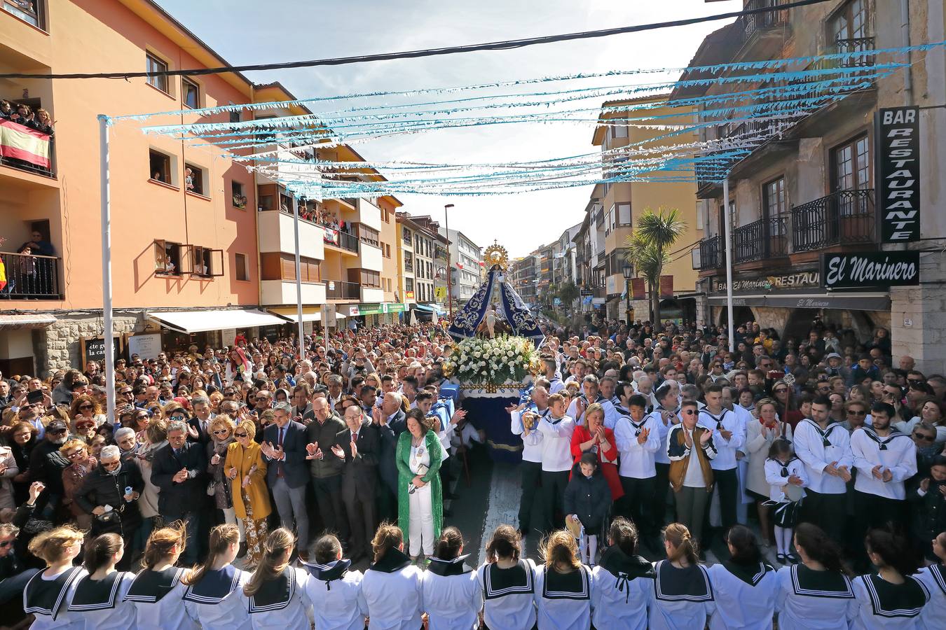 Fotos: San Vicente de la Barquera cumple con su tradición en La Folía