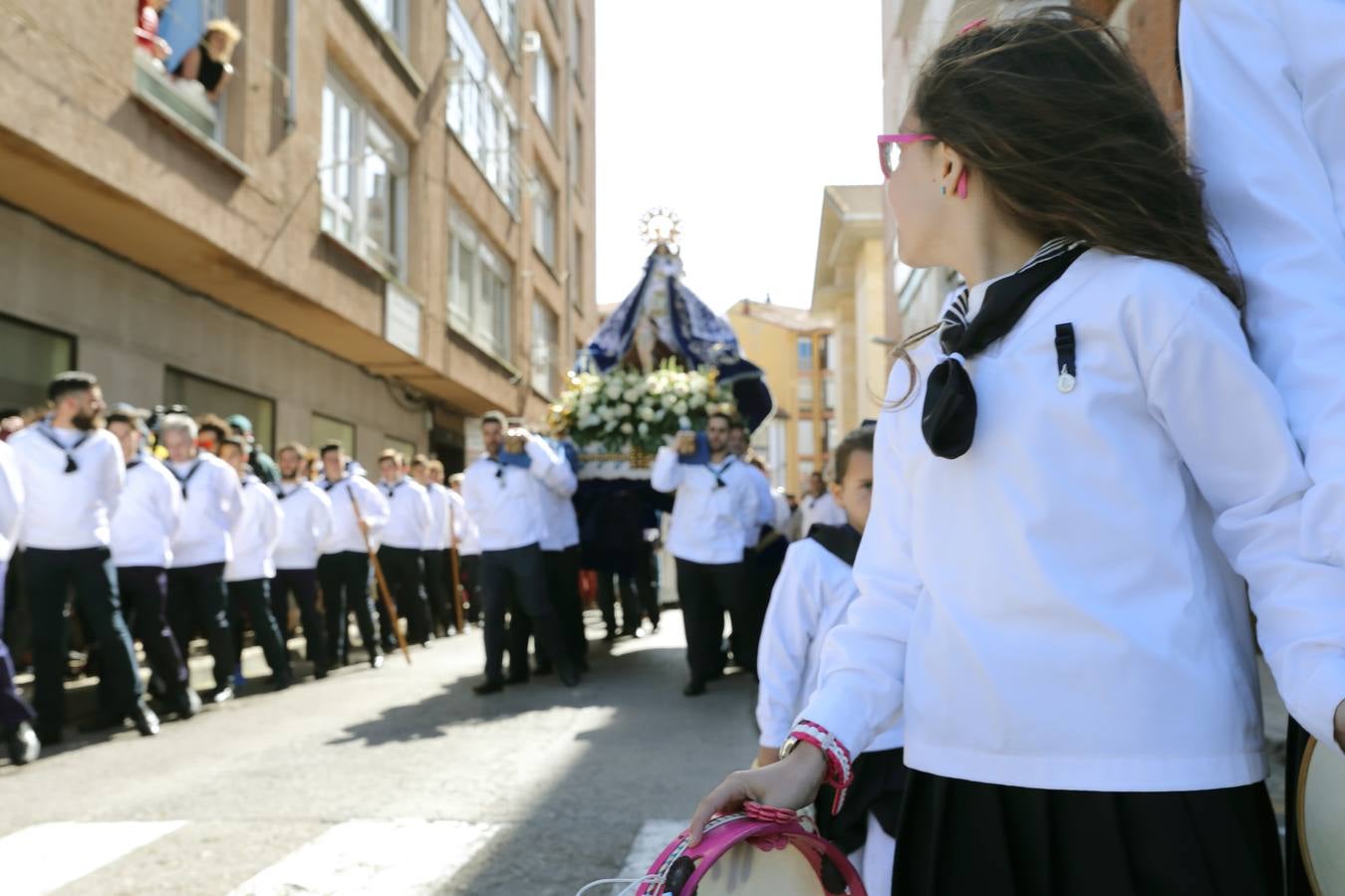 Fotos: San Vicente de la Barquera cumple con su tradición en La Folía