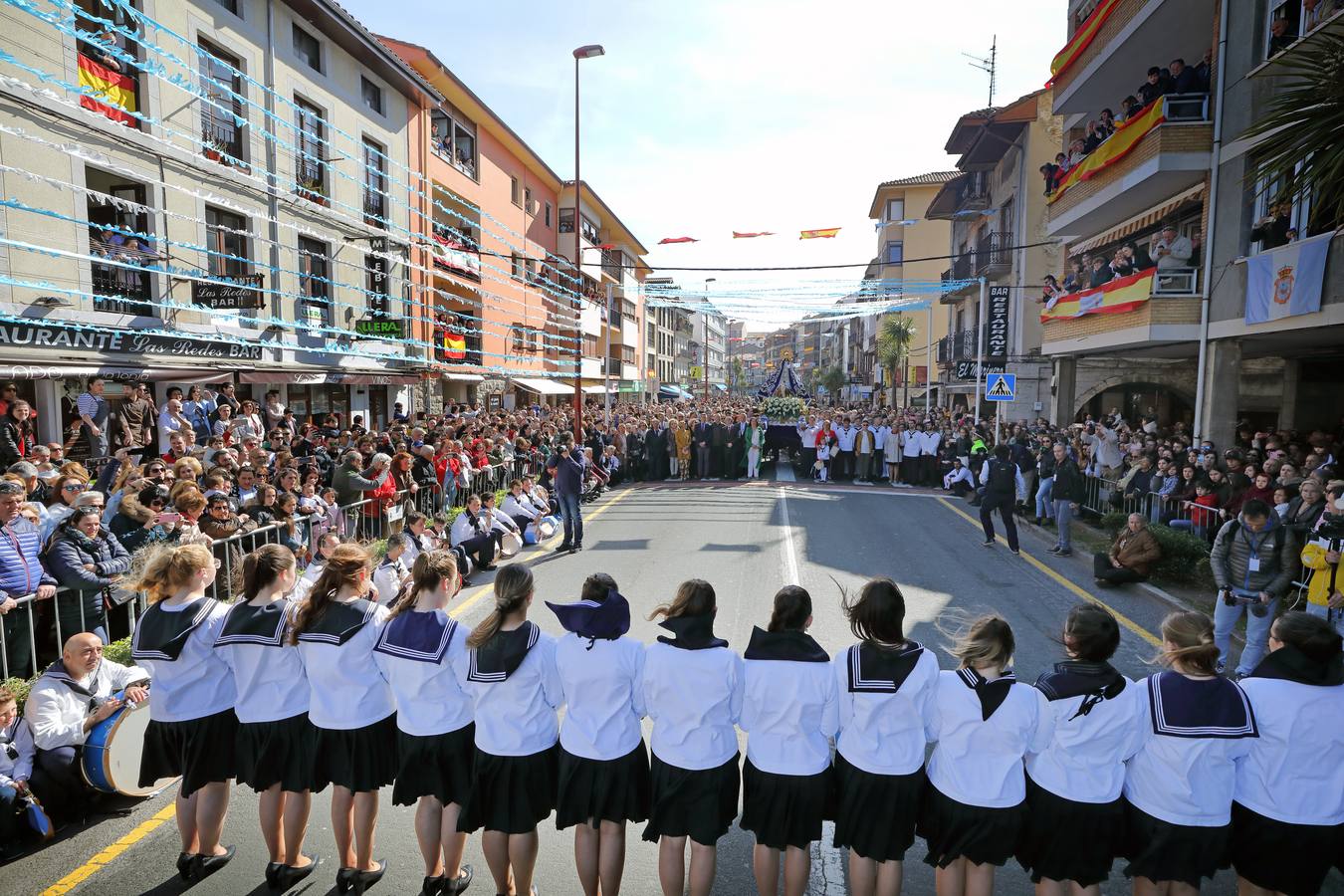 Fotos: San Vicente de la Barquera cumple con su tradición en La Folía