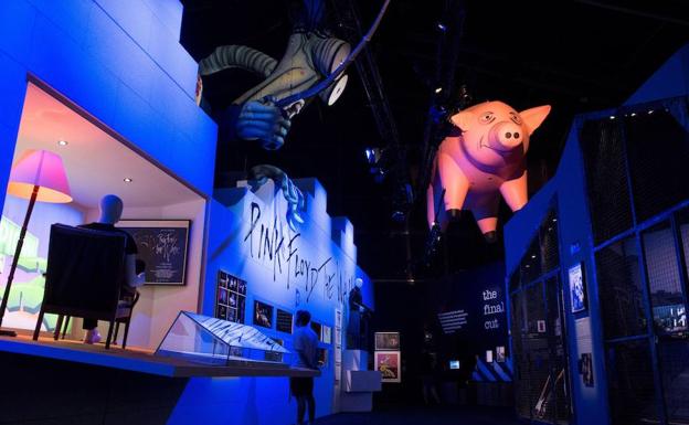 Montaje de l'The Pink Floyd Exhibition', en Madrid.