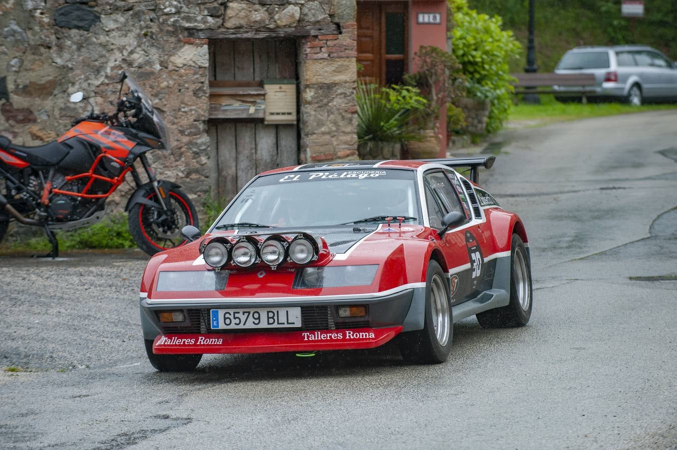 La lista presentó vehículos raros de ver como este Renault.