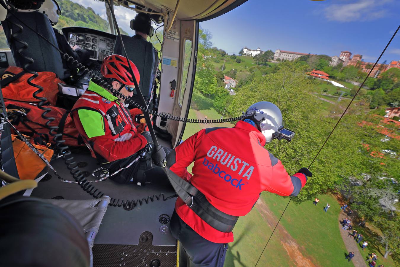 Fotos: El 112 sopla las velas en Comillas