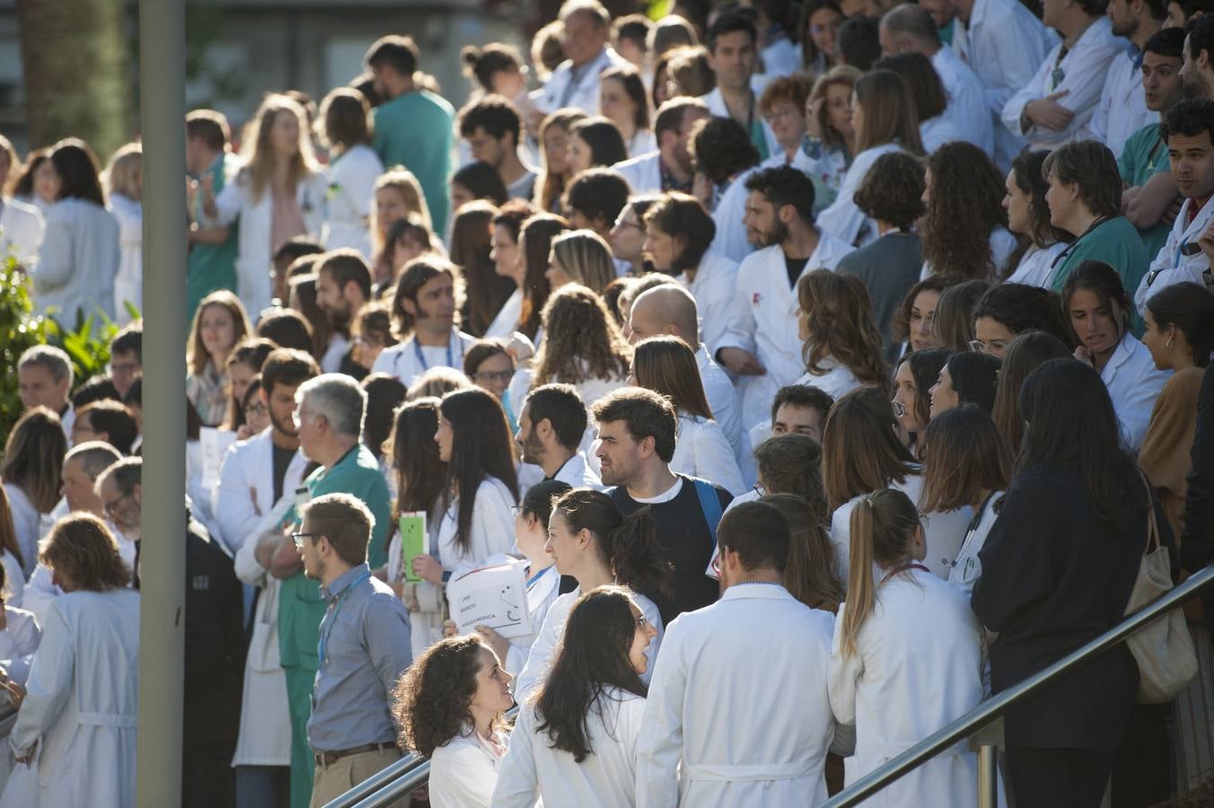 Fotos: Masivo seguimiento de la huelga de médicos en Cantabria