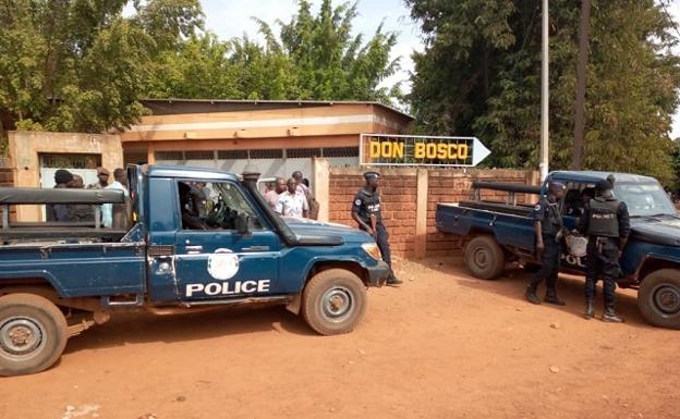 Agentes de seguridad se personaron en el centro Don Bosco nada más producirse el ataque y detuvieron al agresor. 