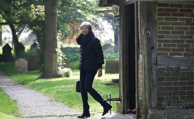 Theresa May, este domingo tras asistir a un servicio religioso en una iglesia de High Wycombe.