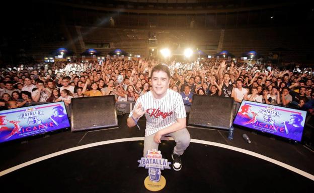 Gazir deslumbra en su debut y conquista la segunda semifinal de la Red Bull Batalla de los Gallos