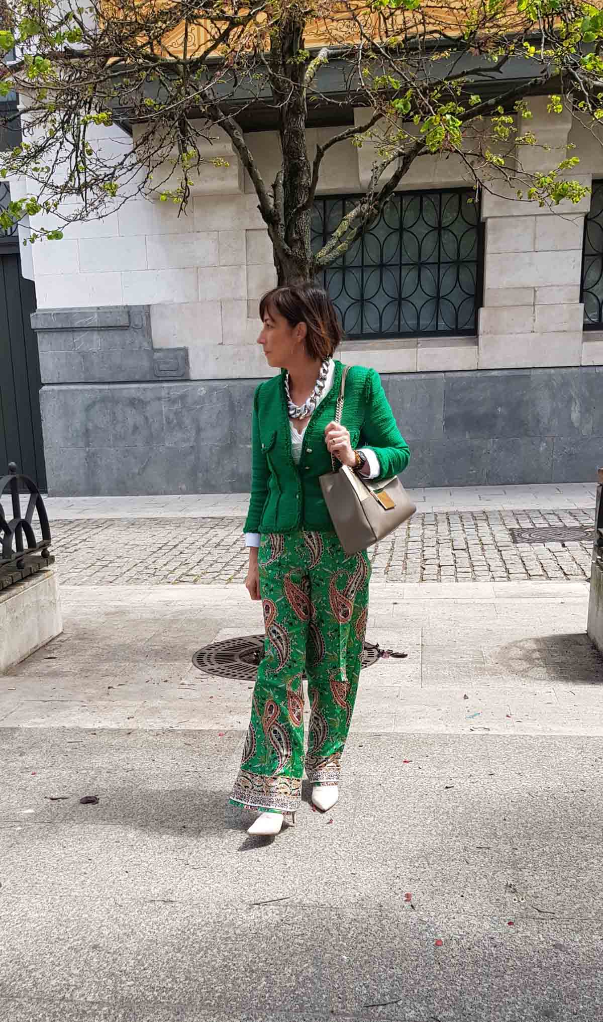 Comodidad y color para un look de trabajo o para salir el fin de semana.