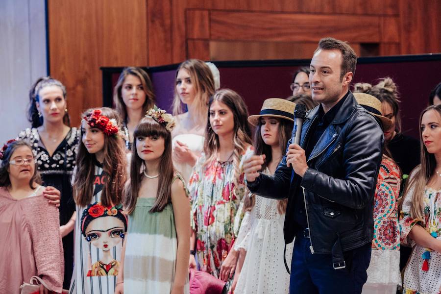 El desfile reunió tendencias para todas las edades y contó diseño nupcial del diseñador Ángel Palazuelos como broche final