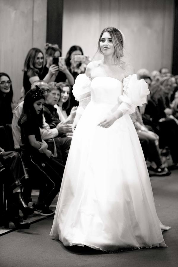 El desfile reunió tendencias para todas las edades y contó diseño nupcial del diseñador Ángel Palazuelos como broche final