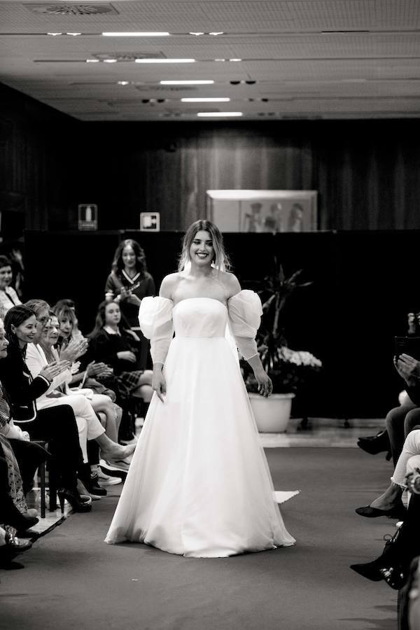 El desfile reunió tendencias para todas las edades y contó diseño nupcial del diseñador Ángel Palazuelos como broche final
